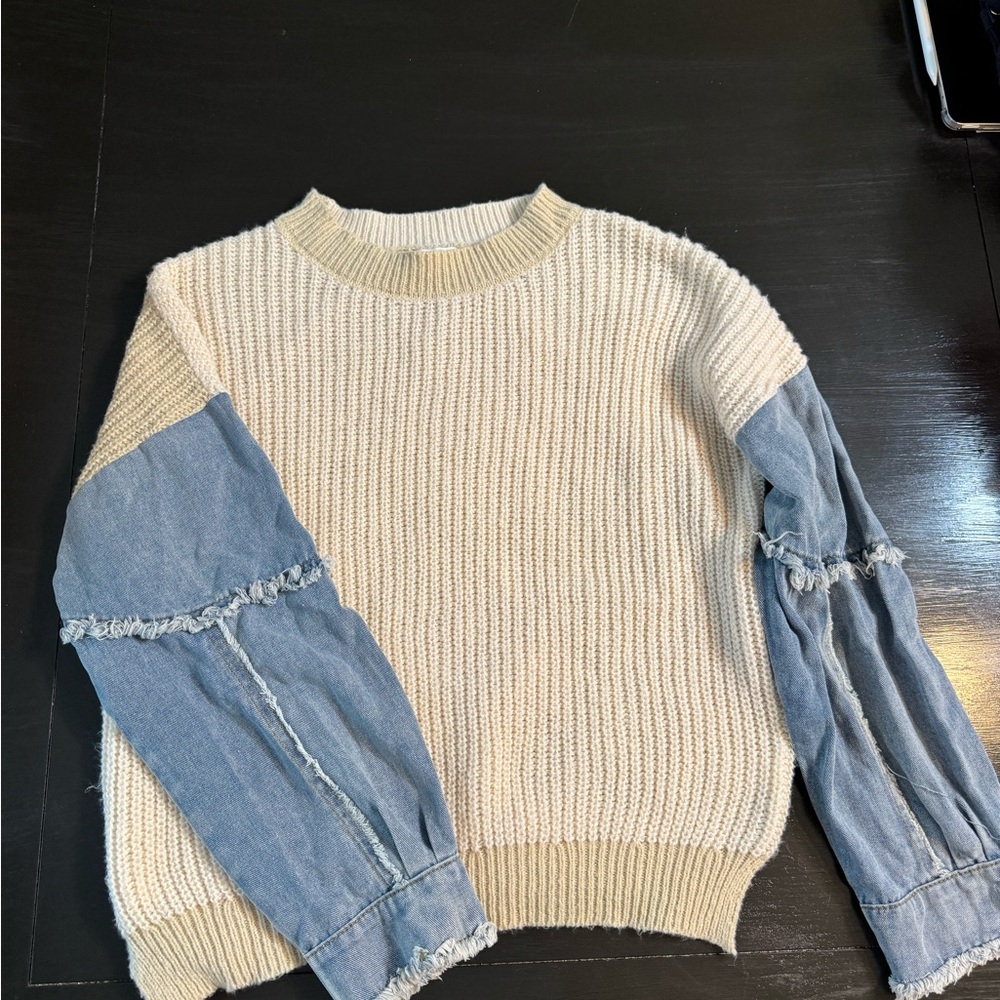 Two-Tone Sweater with Denim Sleeves and star sweatshirt